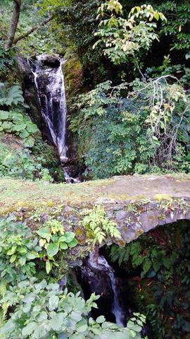 Die Chkheri Arch Bridge ist 900 Jahre alt.