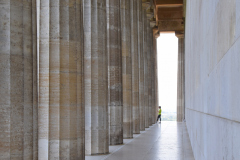 frank-goes-walkabout-walhalla-farboptimiert-1200px-2