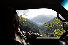 Unterwegs mit Parkranger Dural Khinkiladze im Nationalpark.